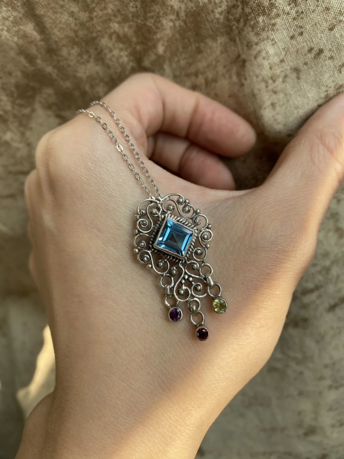 Sapphire Dance (single pendant)